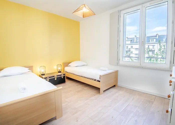 La Monnaie Du Vieux * Tours