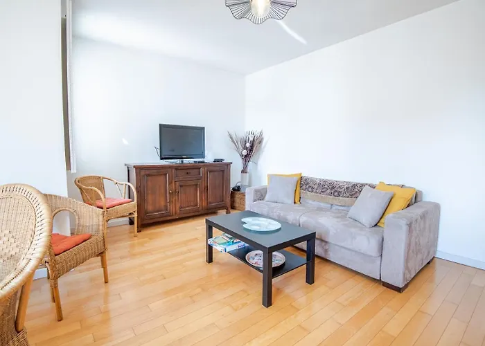 La Monnaie Du Vieux * Τουρ